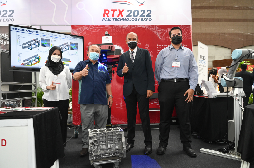 Deputy Minister of Transport visiting DreamEDGE booth