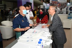Deputy Minister of Transport visiting MRDC booth